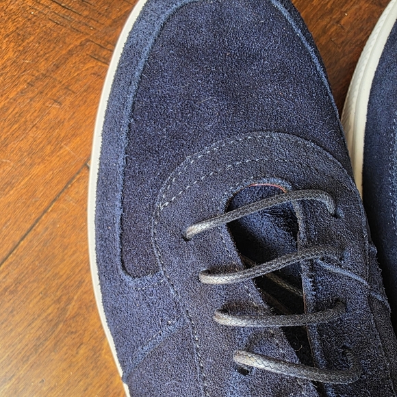 Men\'s Navy Suede Sneakers